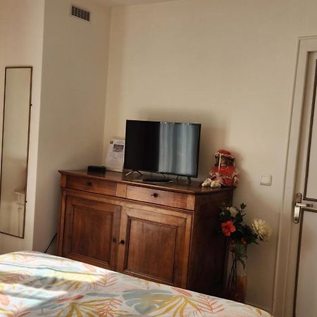 Les Pingouins De La Marne Bed & Breakfast Льо-Перо-Сюр-Марн Екстериор снимка