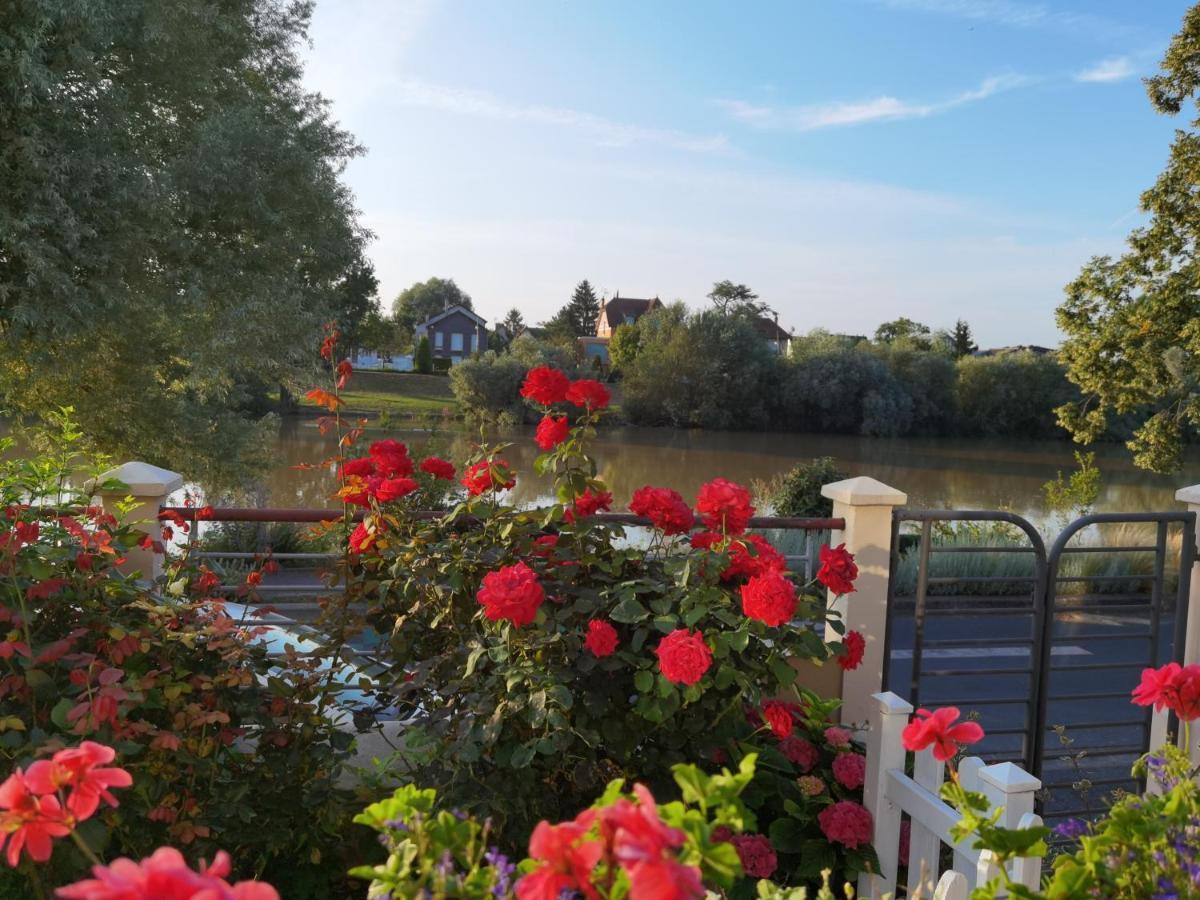 Les Pingouins De La Marne Bed & Breakfast Льо-Перо-Сюр-Марн Екстериор снимка